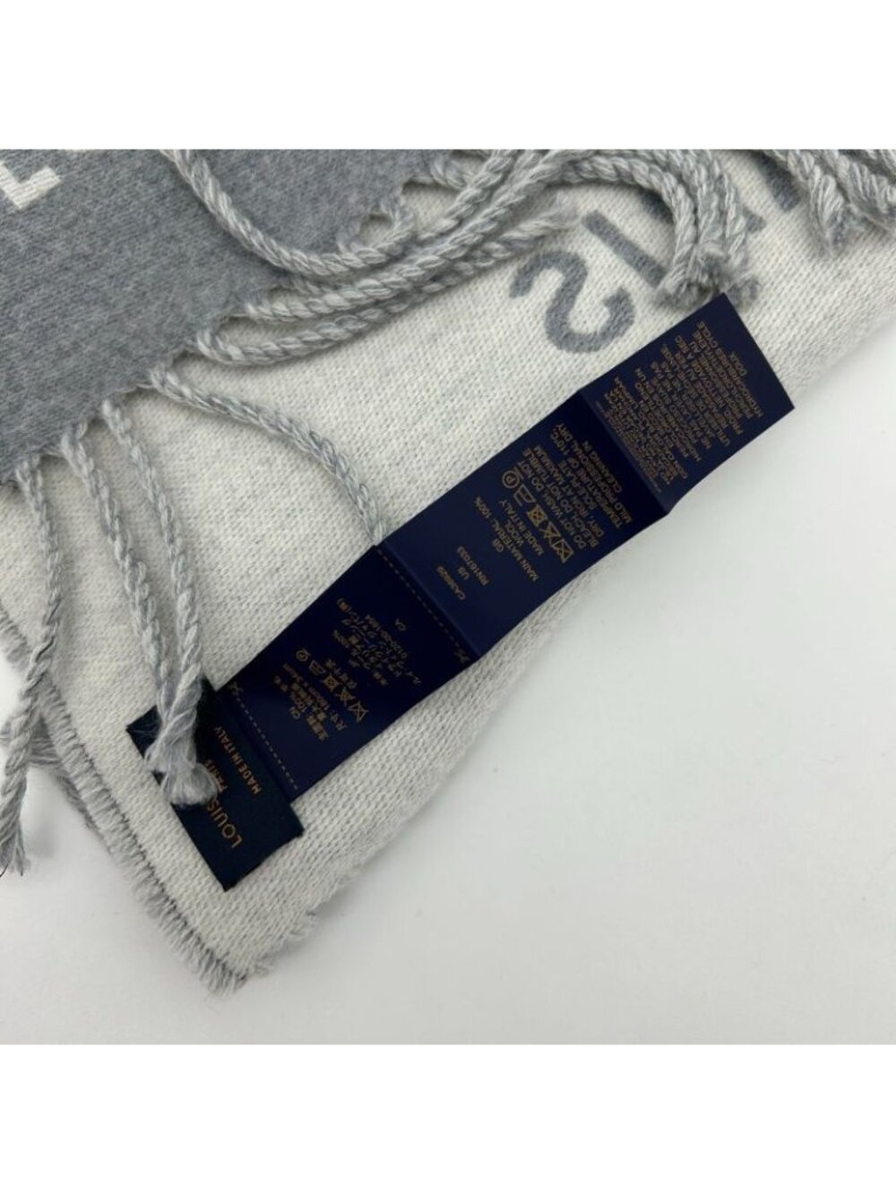 Louis Vuitton Scarf All About Monogram - Picture 3 of 10